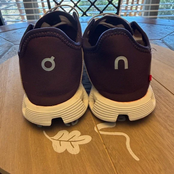 On Cloud Running Athletic Shoes - Picture 5 of 8